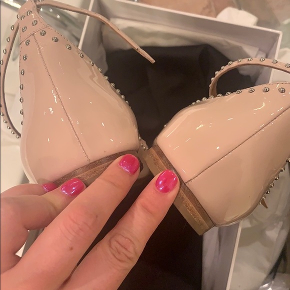 ⬇️ Givenchy 'Elegant Piper' Pointy Toe Flat - Picture 8 of 8